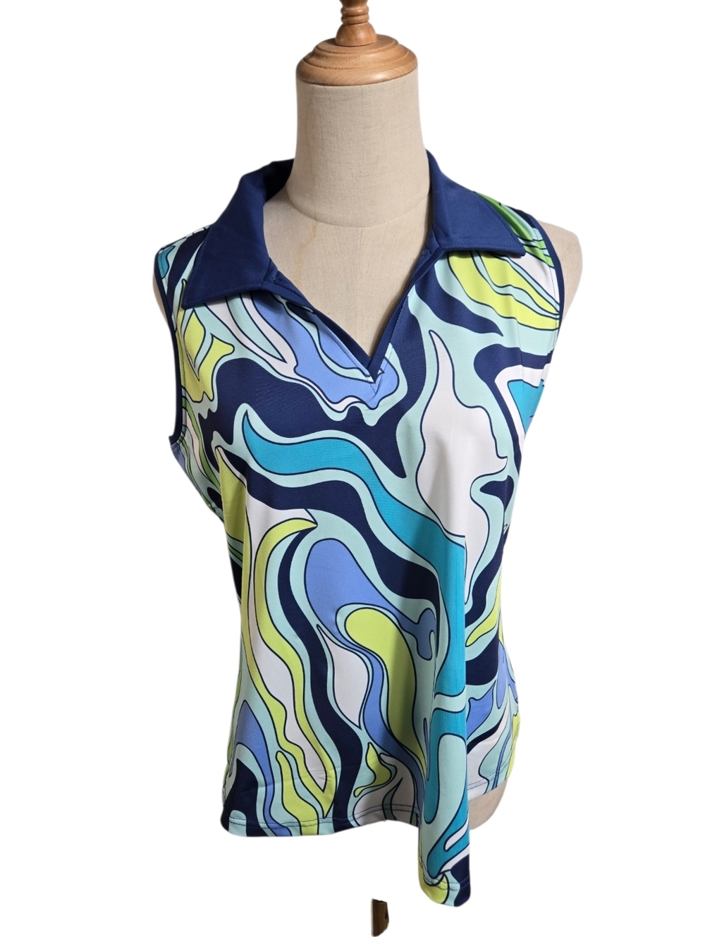 Ana Clare Sleeveless Collared Wave-Print Golf Top in Blue & Lime
